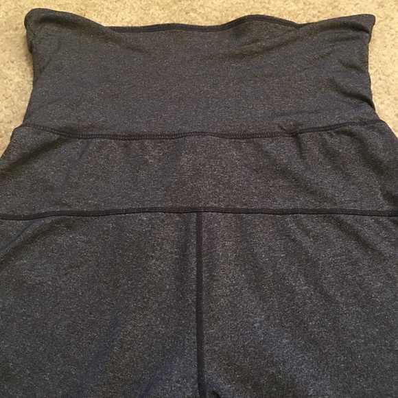 Zumba Fitness So Bootyful Capri Leggings in  Gray - Picture 10 of 13